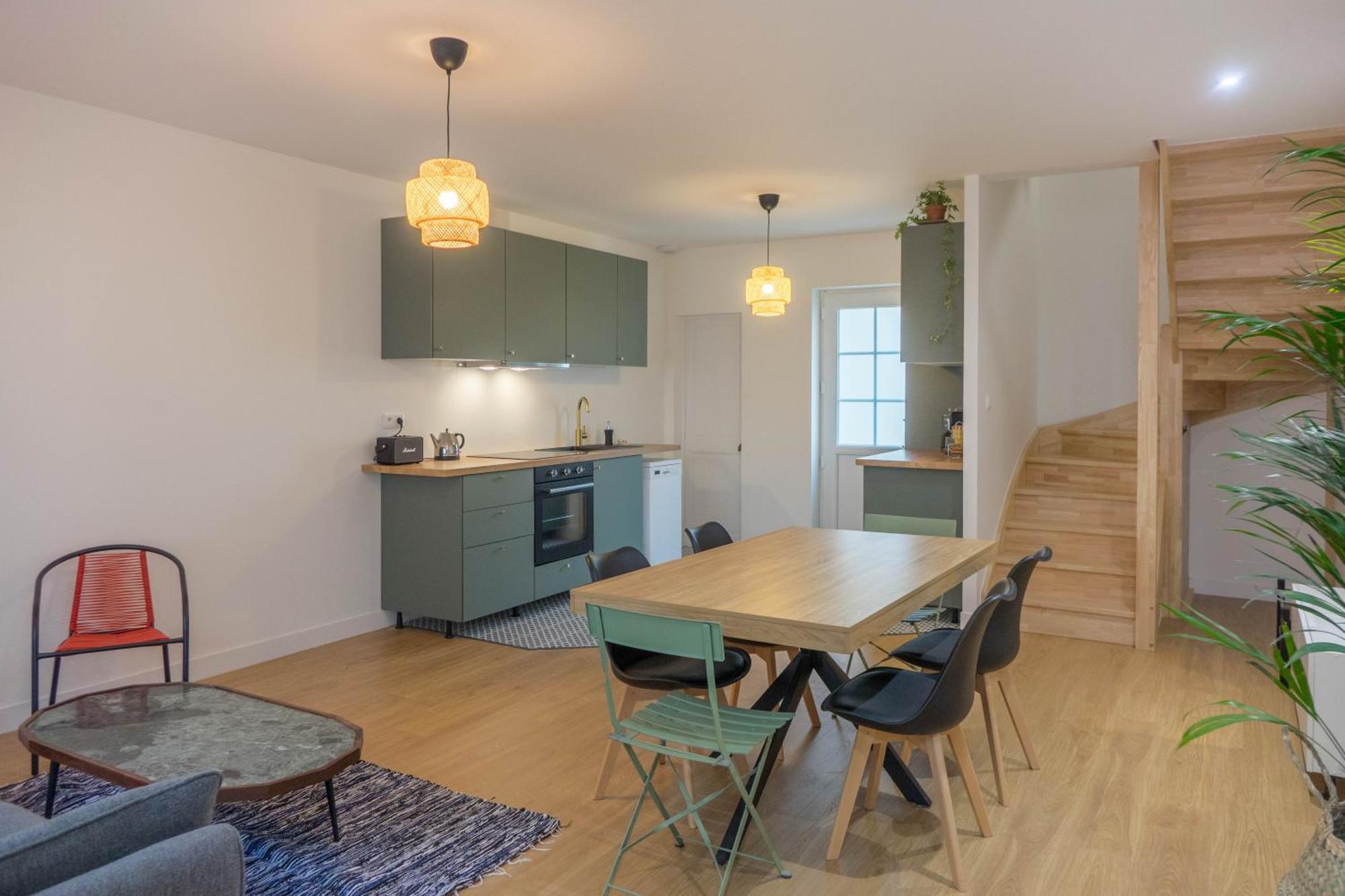 Beau Quartier Et Central, Maison Spacieuse Avec Cour, 3 Chambres, 3 Salles De Bains A 10 Min A Pied De La Gare Орлеан Екстер'єр фото